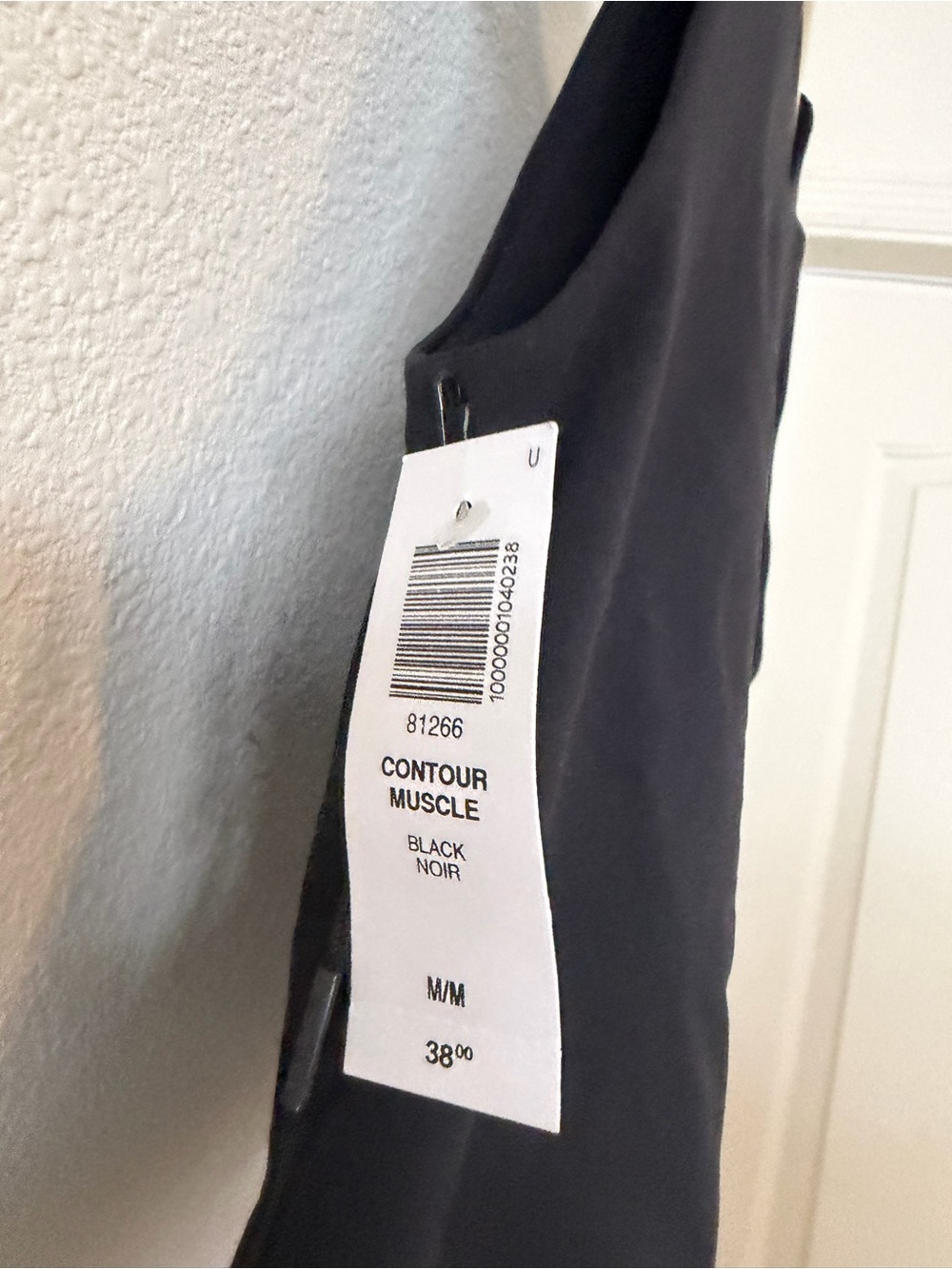 NWT Aritzia Babaton Contour Muscle Tank in Black - Picture 6 of 10